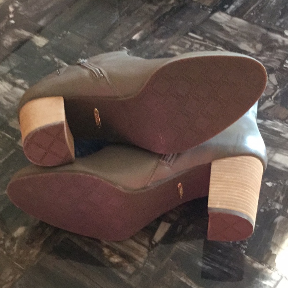 Vionic Booties Nwob - image 4